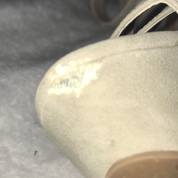 Heels - Picture 3 of 3